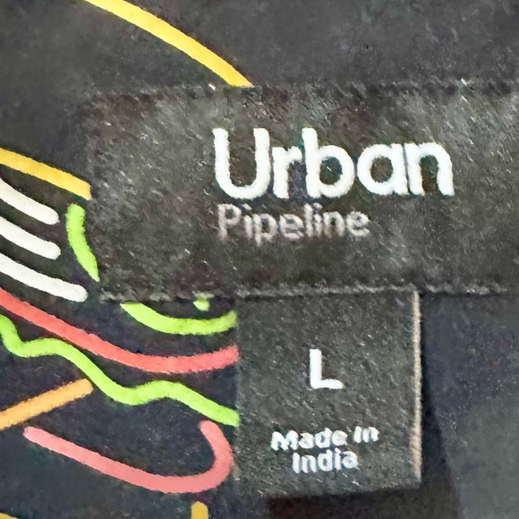 Urban Outfitters Black Graphic Shirt Large - Picture 3 of 3